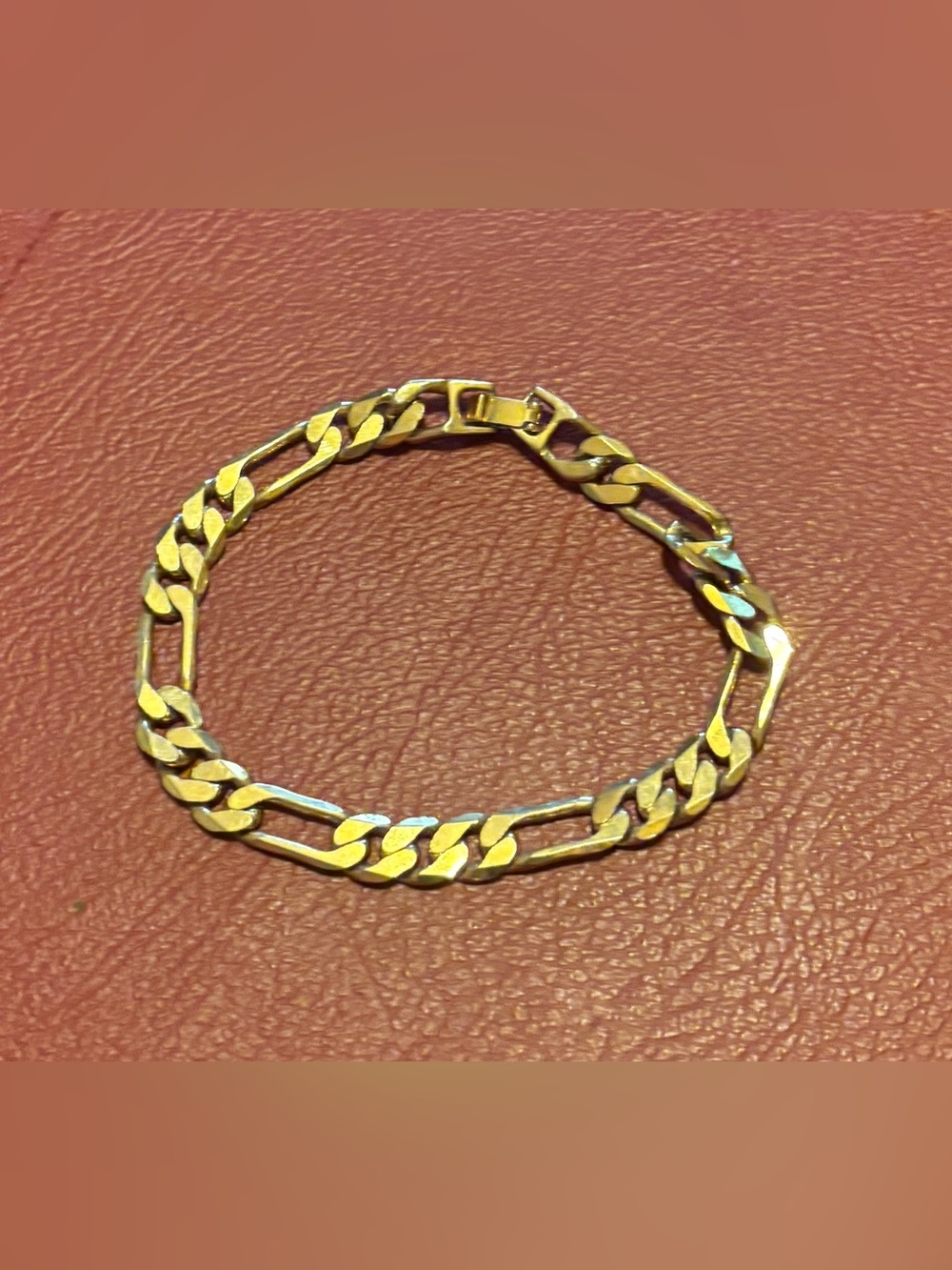 ✨Classic Gold-Tone “Figaro” Chain Bracelet
